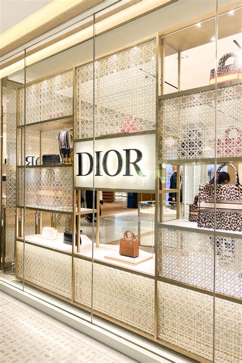 christian dior store paris